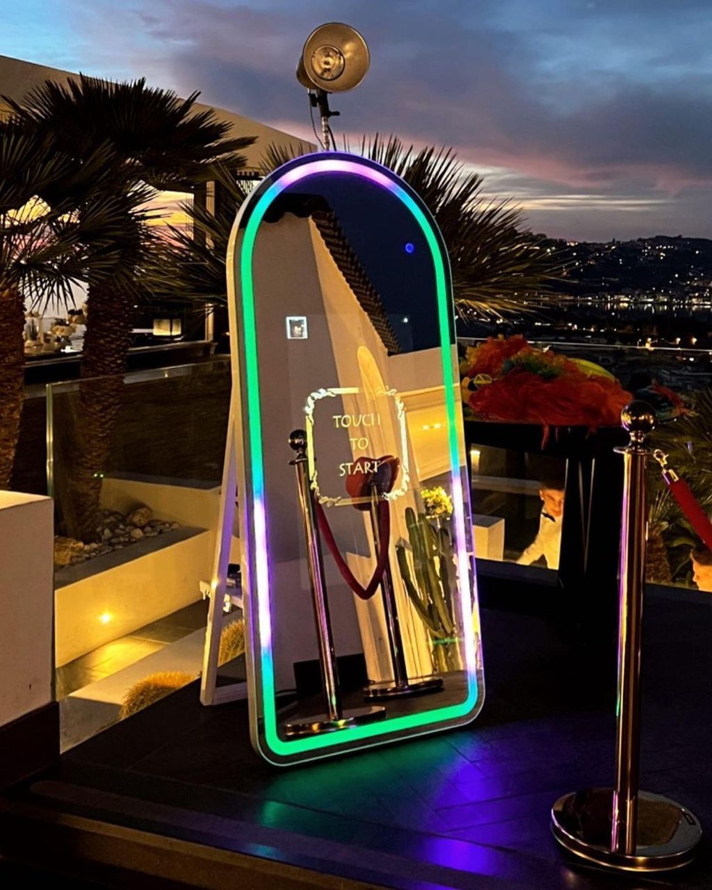 Magic Mirror Fotobox mieten in Bayern – stilvolles Highlight für Events, Hochzeiten & Firmenfeiern mit Event-Manifest